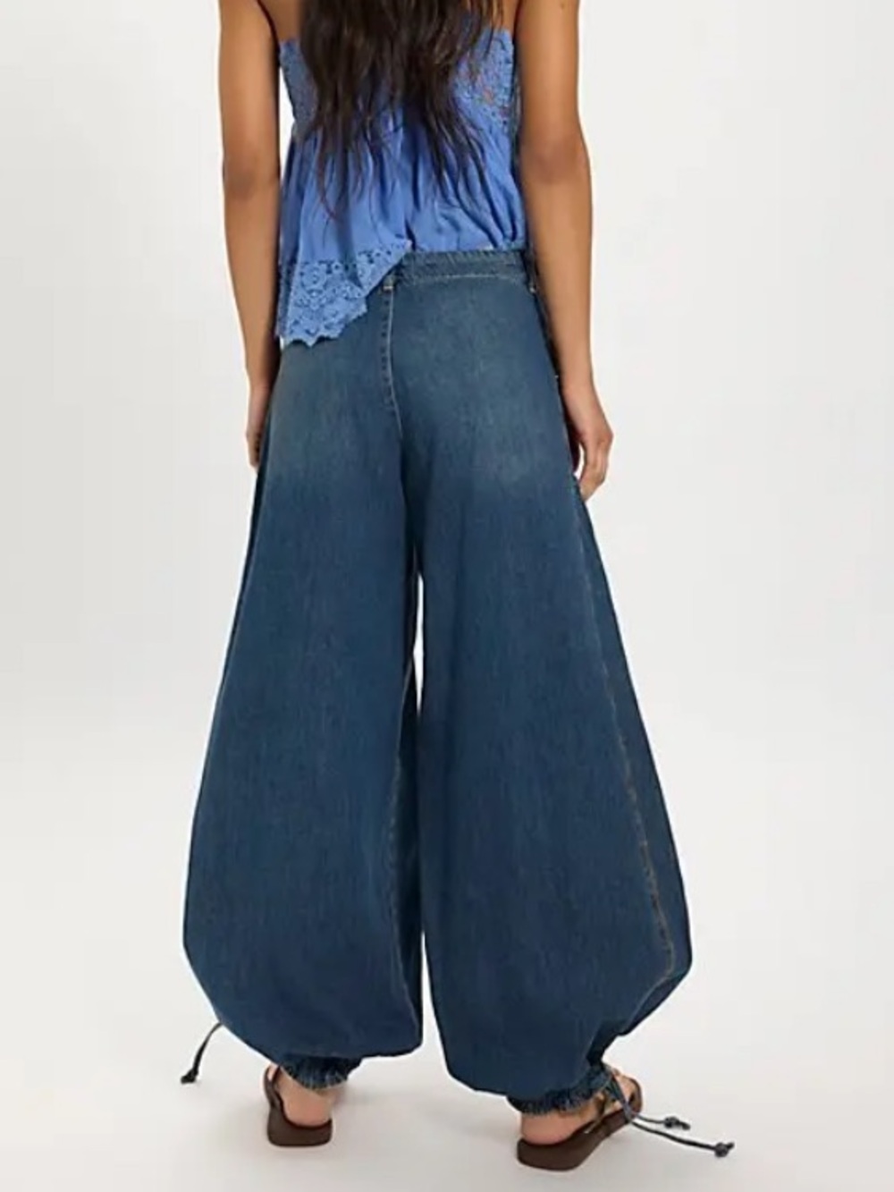 We The Free Lotus Balloon Jeans
NWT
We The Free/Free P
Color- Juno - Picture 4 of 8